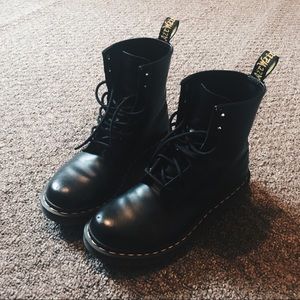 doc martens smooth vs nappa